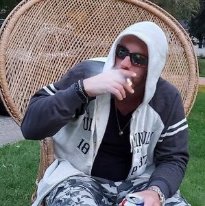 Meet your Posher, Stuart